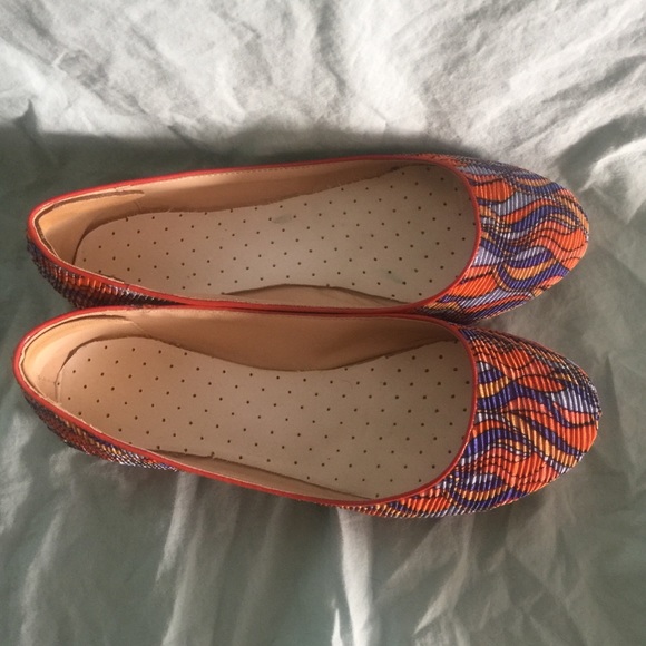 Standout Flats - Picture 2 of 5